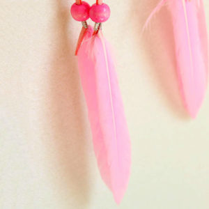 Pinky : le capteur de rêve aux plumes rose bonbon